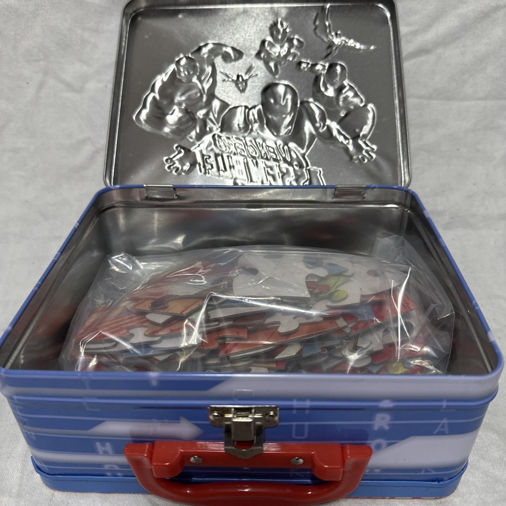 Marvel AVENGERS METAL LUNCH BOX With 48 Piece Jigsaw Puzzle - Picture 5 of 7